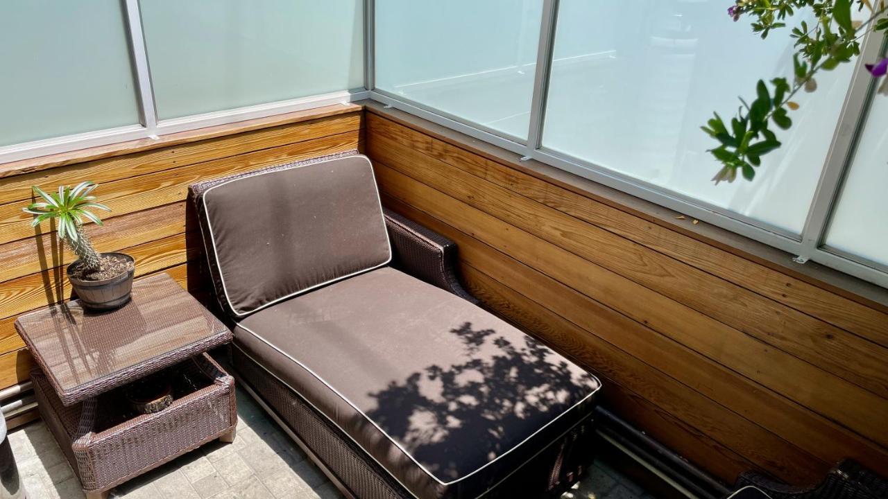 Hollywood'S Suite Los Angeles Exterior photo